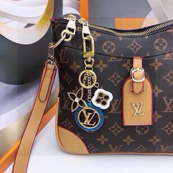 Compact Louis Vuitton Keychains 266324