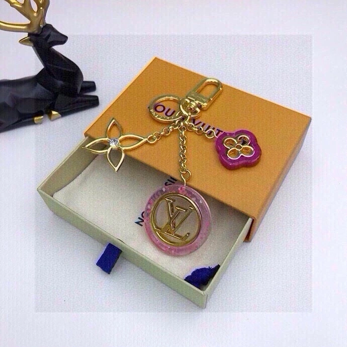WrinkleFree Louis Vuitton Keychains 266316