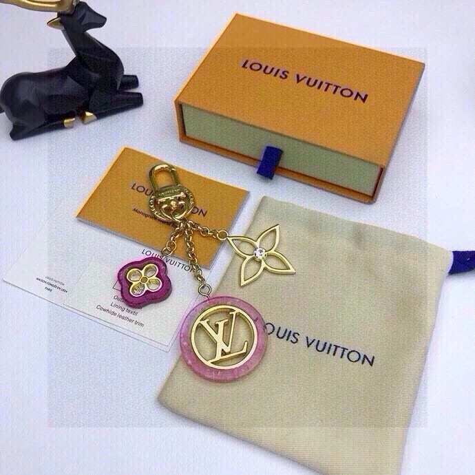 WrinkleFree Louis Vuitton Keychains 266316