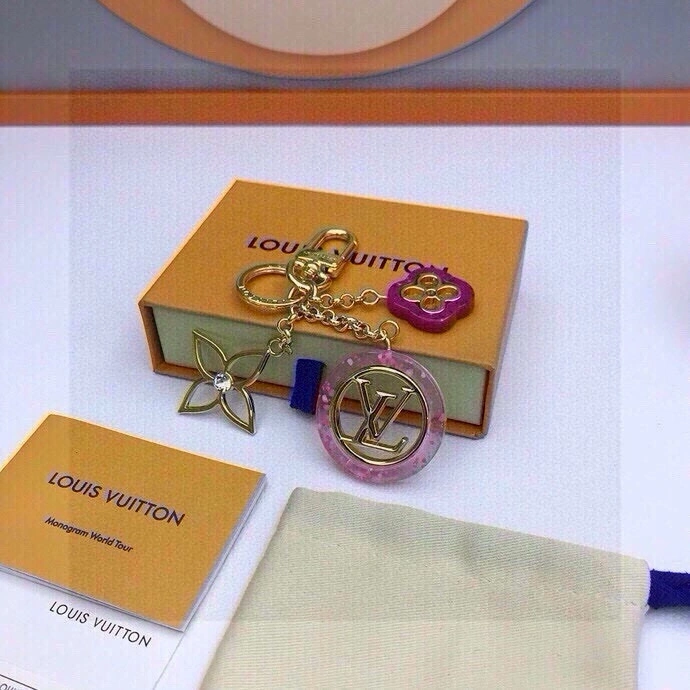 WrinkleFree Louis Vuitton Keychains 266316