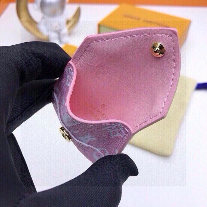 HighPerformance Louis Vuitton Keychains 266276