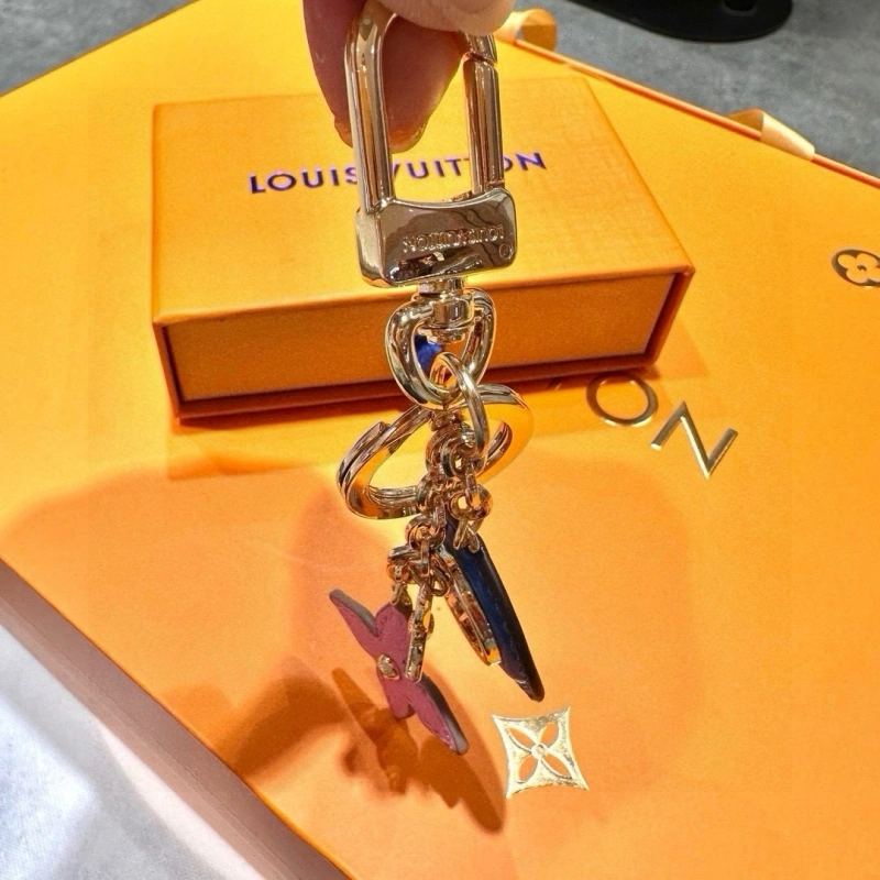 Elegant Louis Vuitton Keychains 266284