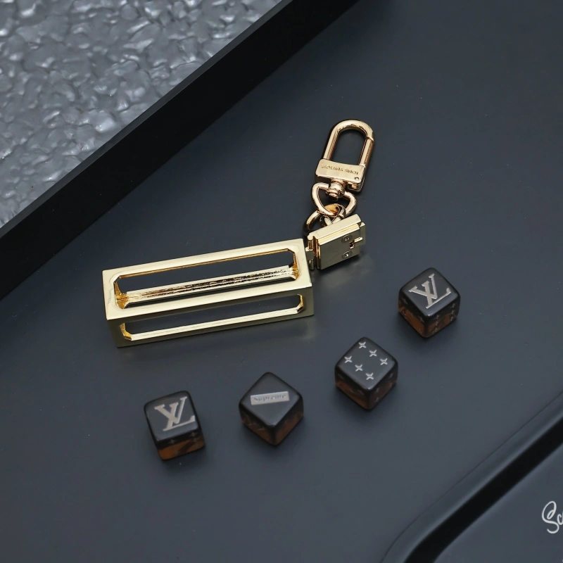 Louis Vuitton Keychains Sleek 266236