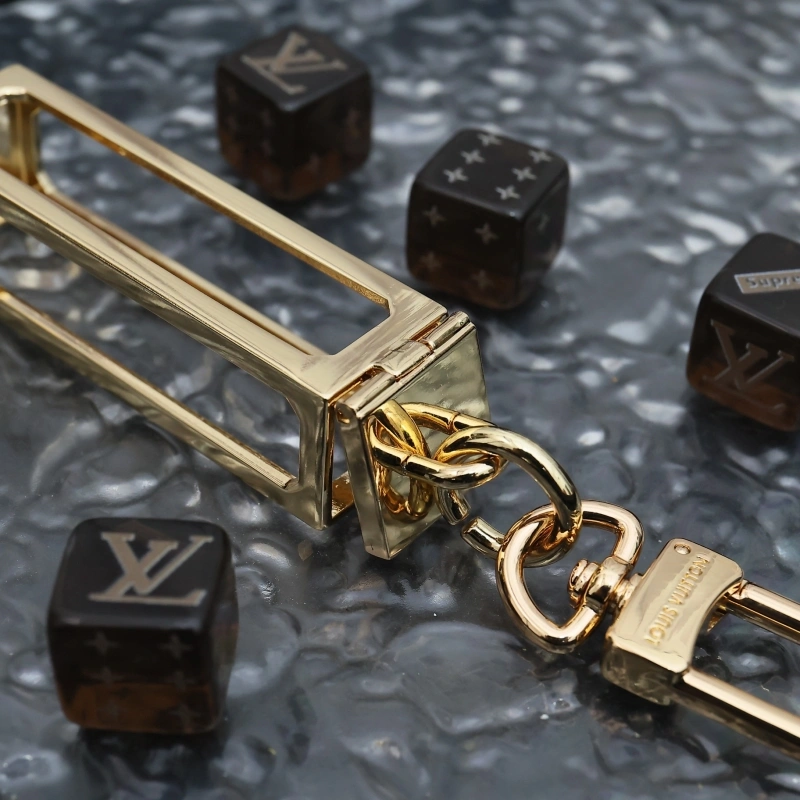 Louis Vuitton Keychains Sleek 266236