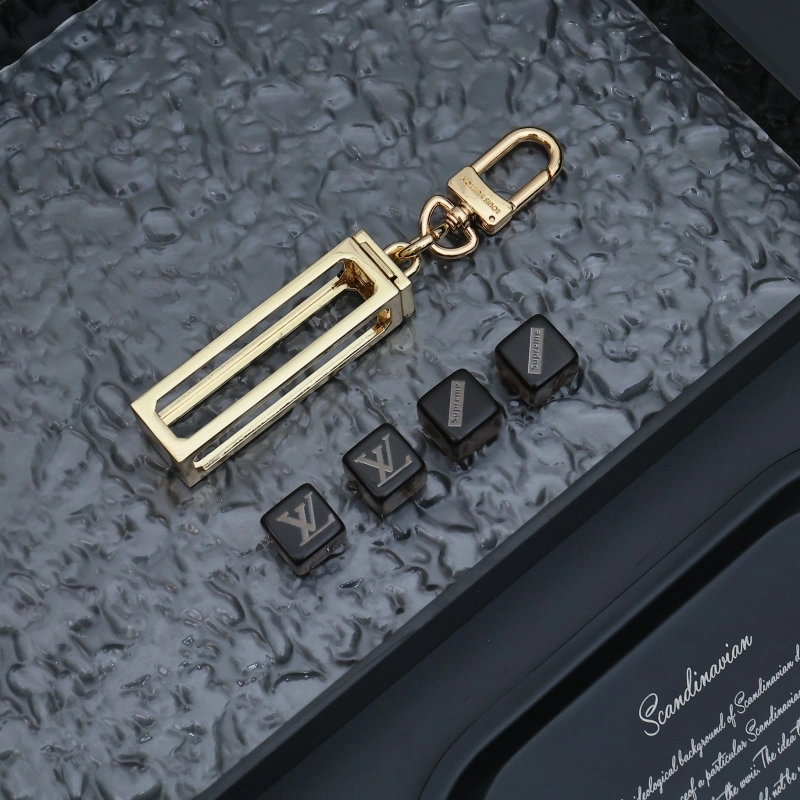 Louis Vuitton Keychains Sleek 266236