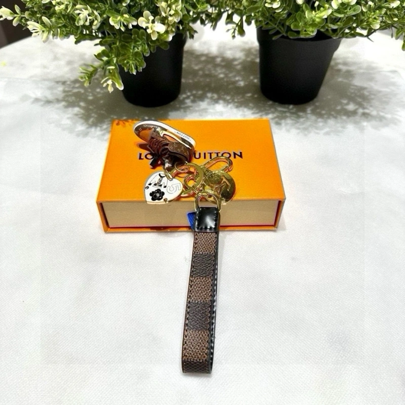 Chic Louis Vuitton Keychains 266208