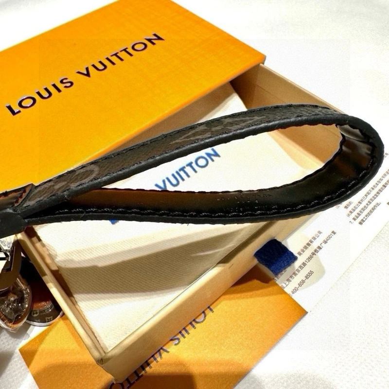 RelaxedFit Louis Vuitton Keychains 266222