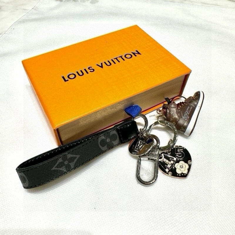 RelaxedFit Louis Vuitton Keychains 266222