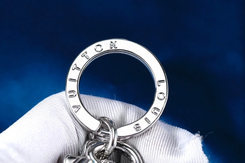 Louis Vuitton Keychains UrbanChic 266156