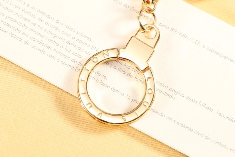 Louis Vuitton Keychains Breathable 266134