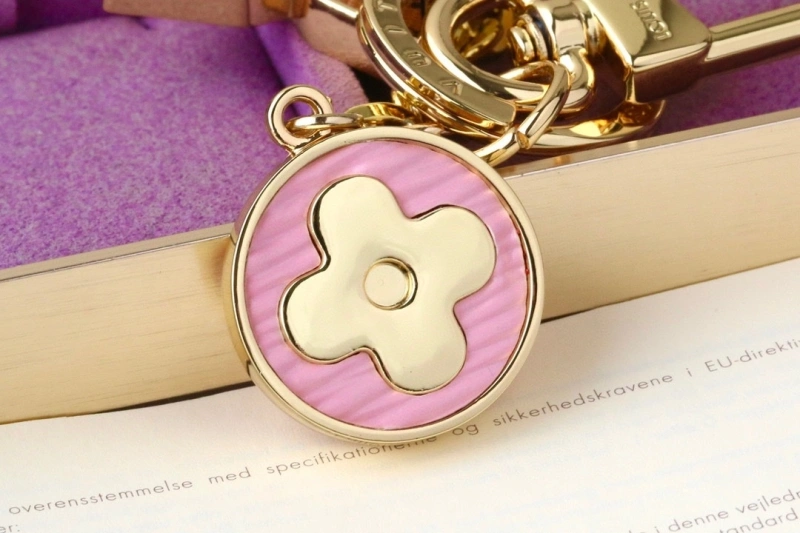 Louis Vuitton Keychains Seasonal 266125