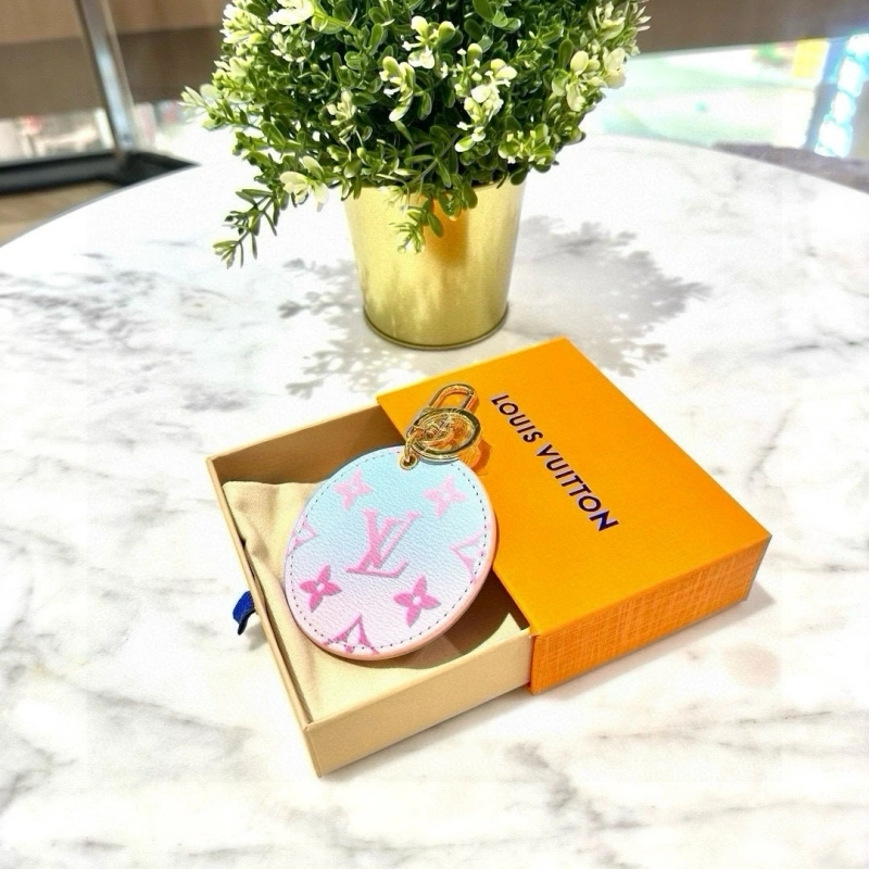 Louis Vuitton Keychains Youthful 266117