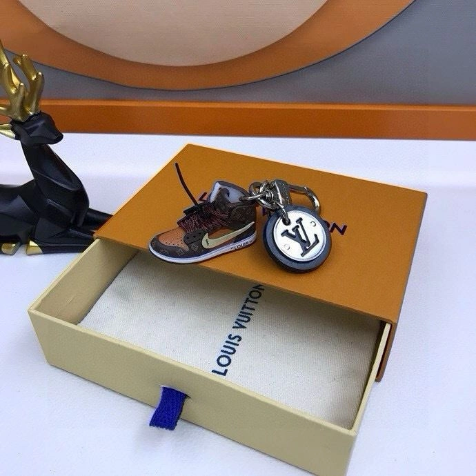 Louis Vuitton Keychains Stretchable 265549