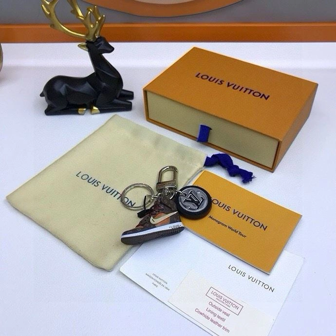 Louis Vuitton Keychains Stretchable 265549