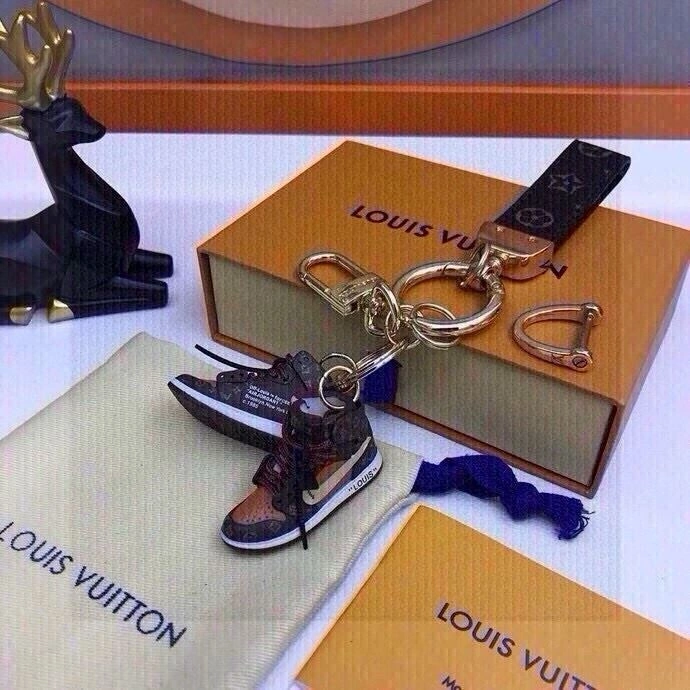 FreshLook Louis Vuitton Keychains 265511