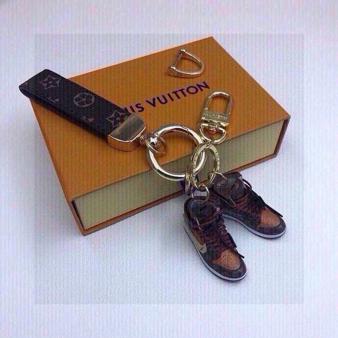 FreshLook Louis Vuitton Keychains 265511