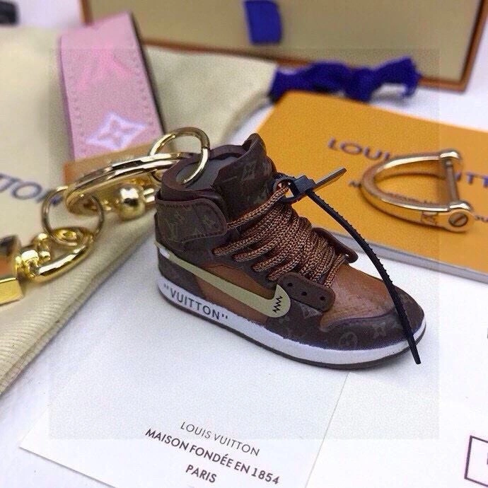 Louis Vuitton Keychains StreetReady 265476