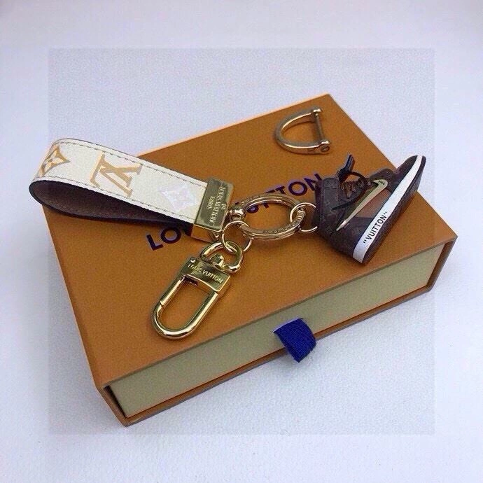 Unisex Louis Vuitton Keychains 265464