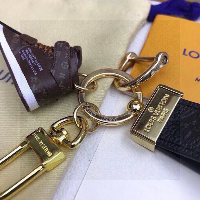 TimelessDesign Louis Vuitton Keychains 265463