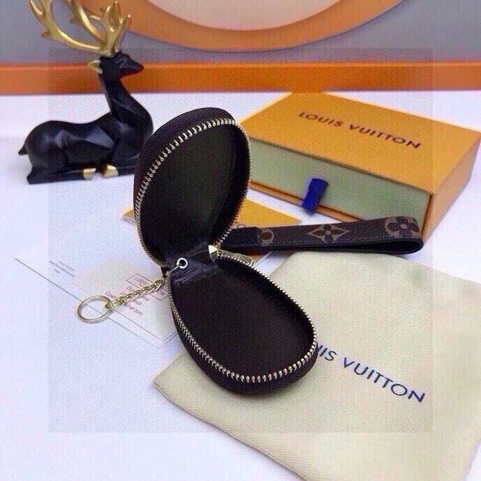 Louis Vuitton Keychains Refined 265423