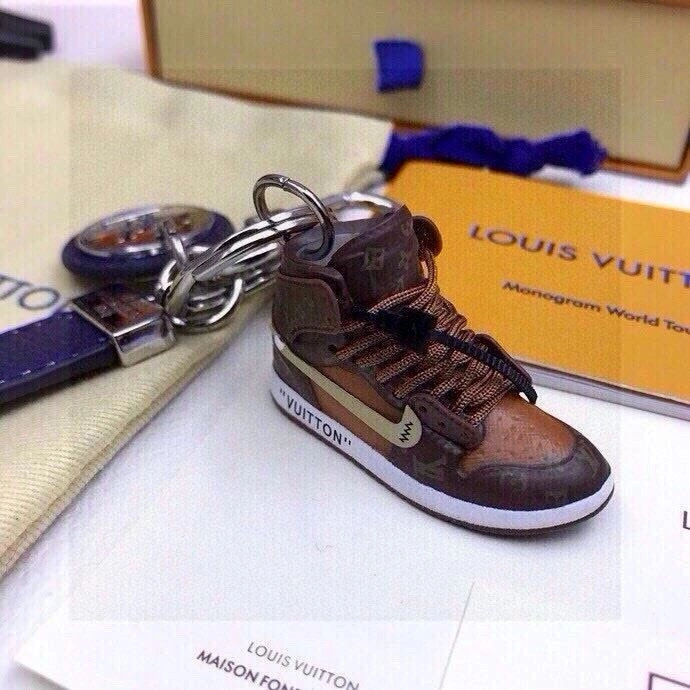 Trendsetting Louis Vuitton Keychains 265435