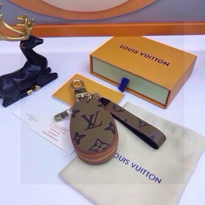Louis Vuitton Keychains ModernLook 265420