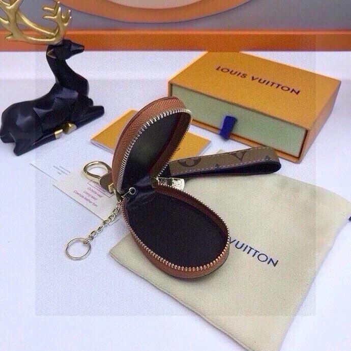 Louis Vuitton Keychains ModernLook 265420