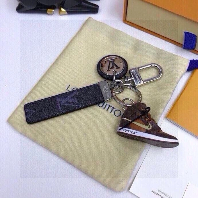 Louis Vuitton Keychains ModernLook 265409