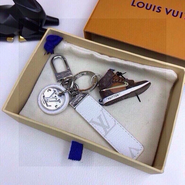 ModernLook Louis Vuitton Keychains 265421