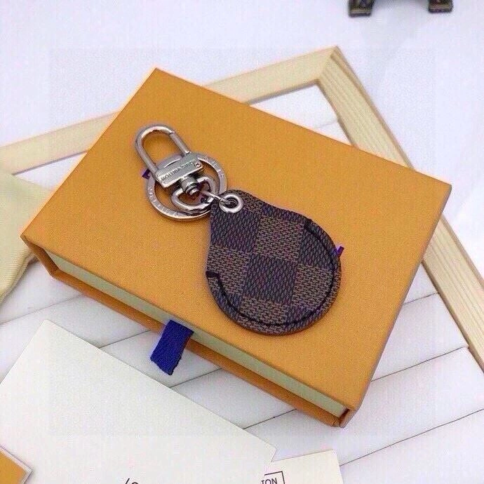 Lightweight Louis Vuitton Keychains 265398