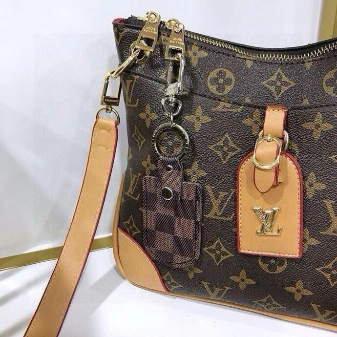 WellDesigned Louis Vuitton Keychains 265387