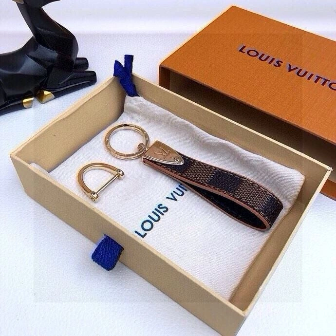 QuickDry Louis Vuitton Keychains 265400