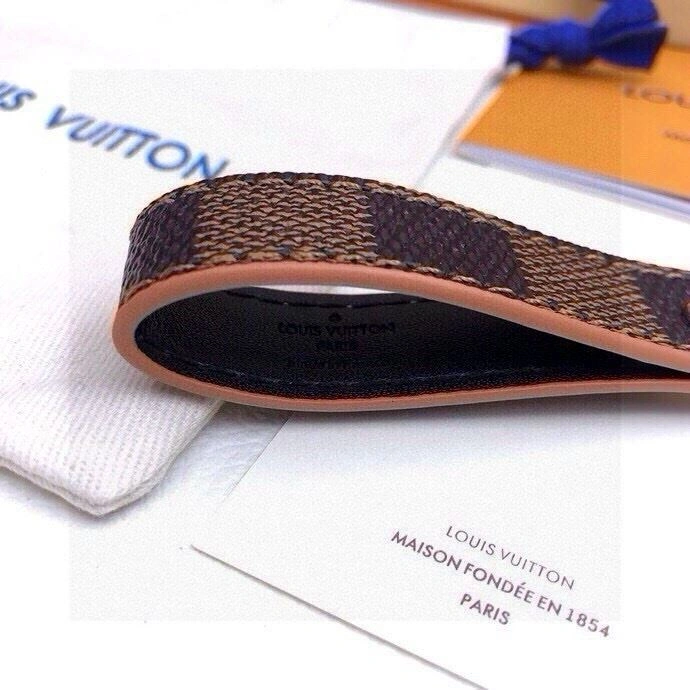 QuickDry Louis Vuitton Keychains 265400