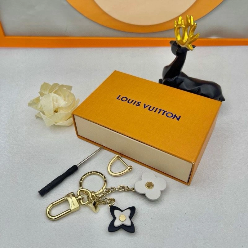 Louis Vuitton Keychains Snug 265366