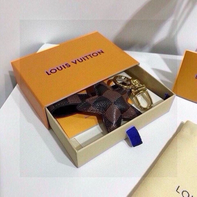 Louis Vuitton Keychains ModernLook 265358