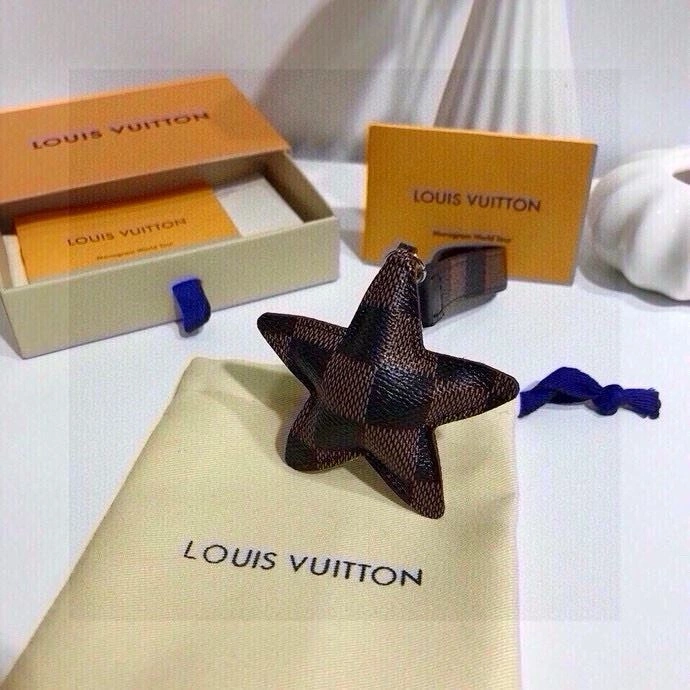 Louis Vuitton Keychains ModernLook 265358