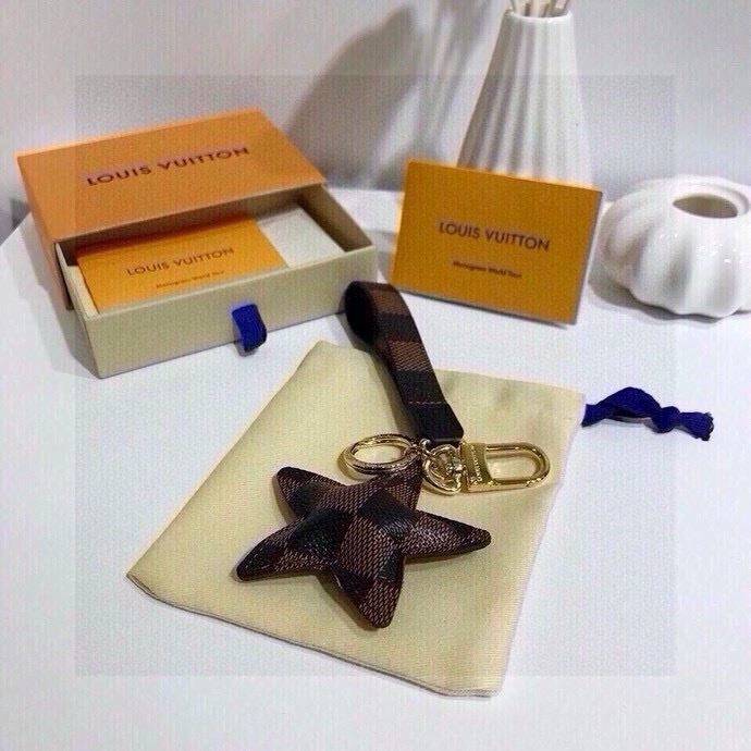 Louis Vuitton Keychains ModernLook 265358