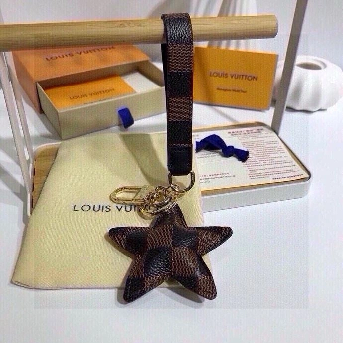 Louis Vuitton Keychains ModernLook 265358