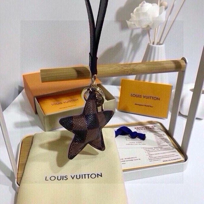 Louis Vuitton Keychains ModernLook 265358