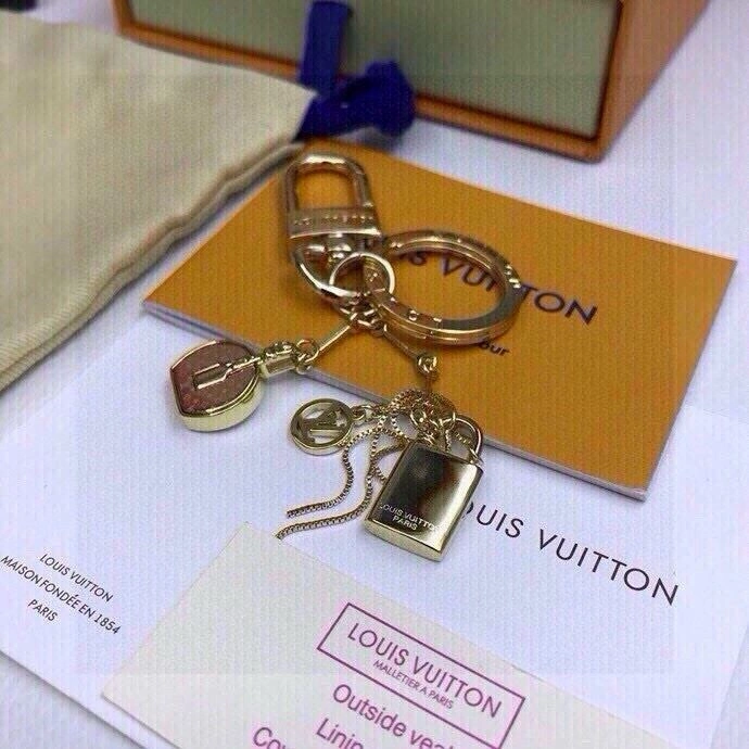 Neat Louis Vuitton Keychains 265340