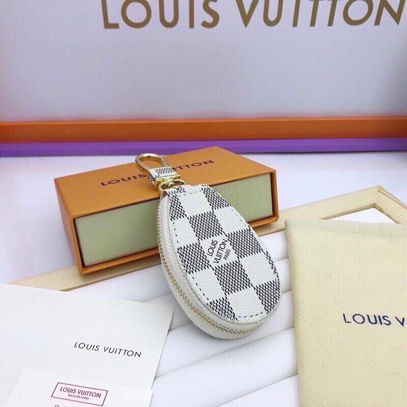 ModernLook Louis Vuitton Keychains 265322
