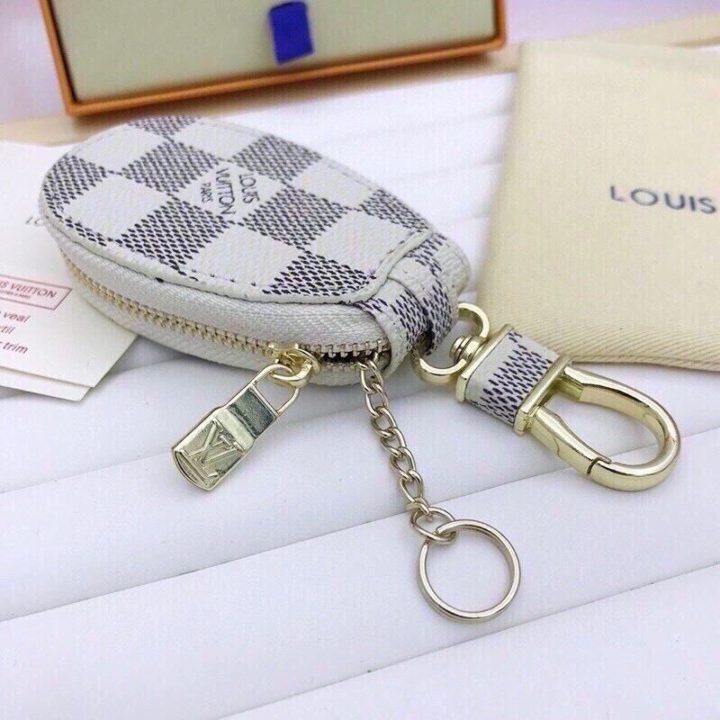 ModernLook Louis Vuitton Keychains 265322