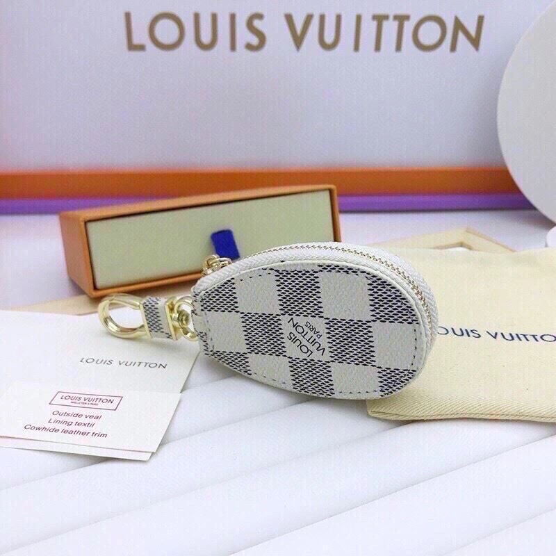 ModernLook Louis Vuitton Keychains 265322