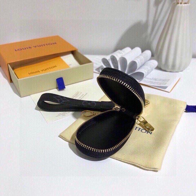 Louis Vuitton Keychains SmoothTexture 265291