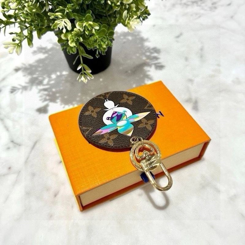 QuickDry Louis Vuitton Keychains 265308