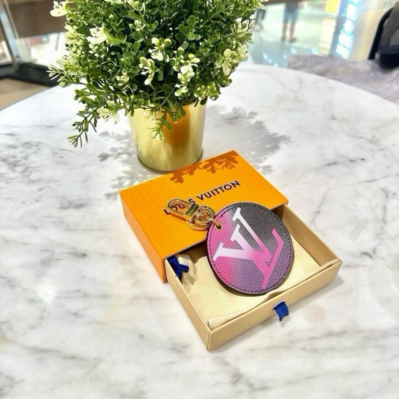 Louis Vuitton Keychains Popular 265310