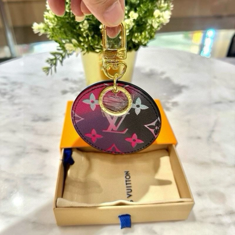 Louis Vuitton Keychains Popular 265310
