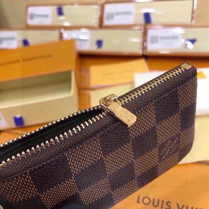 OnTrend Louis Vuitton Keychains 265295