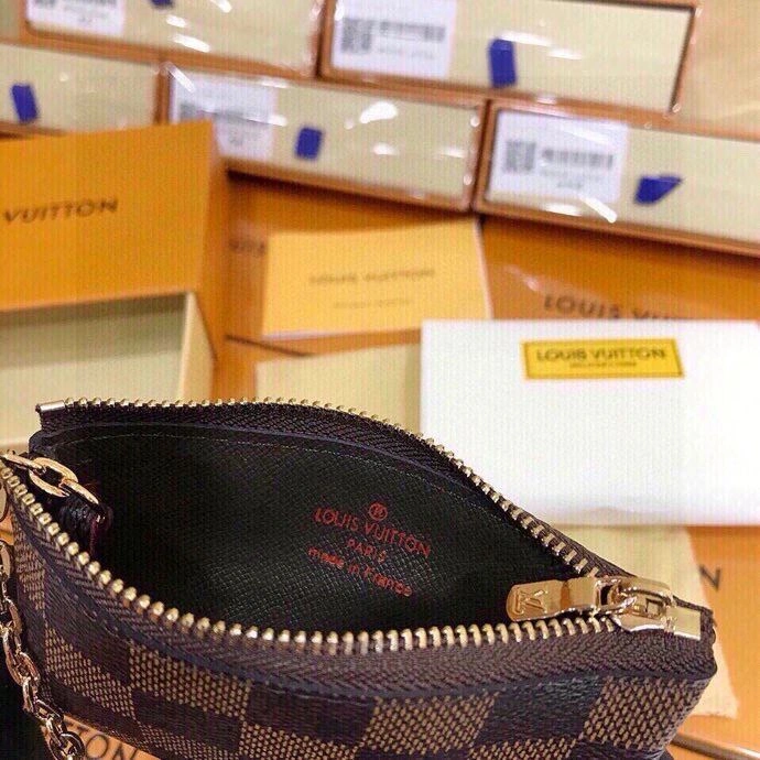 OnTrend Louis Vuitton Keychains 265295