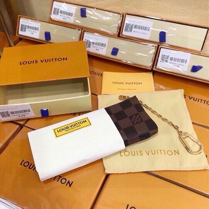 OnTrend Louis Vuitton Keychains 265295